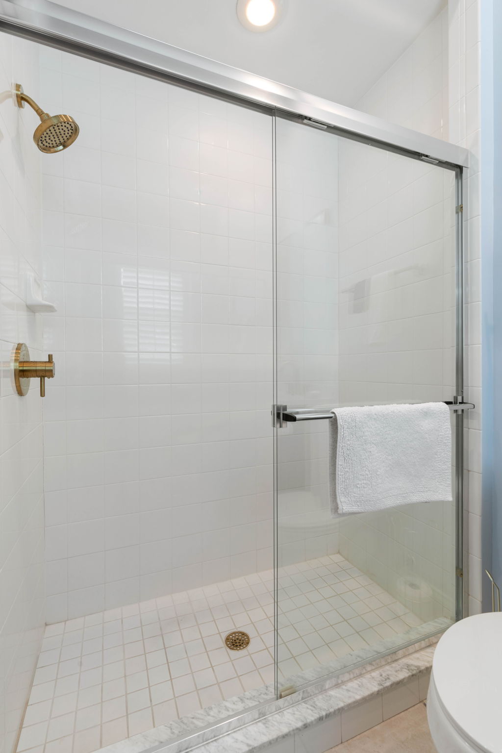 Guest Bathroom 4/Casita