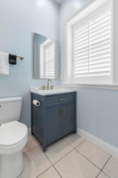 Guest Bathroom 4/Casita