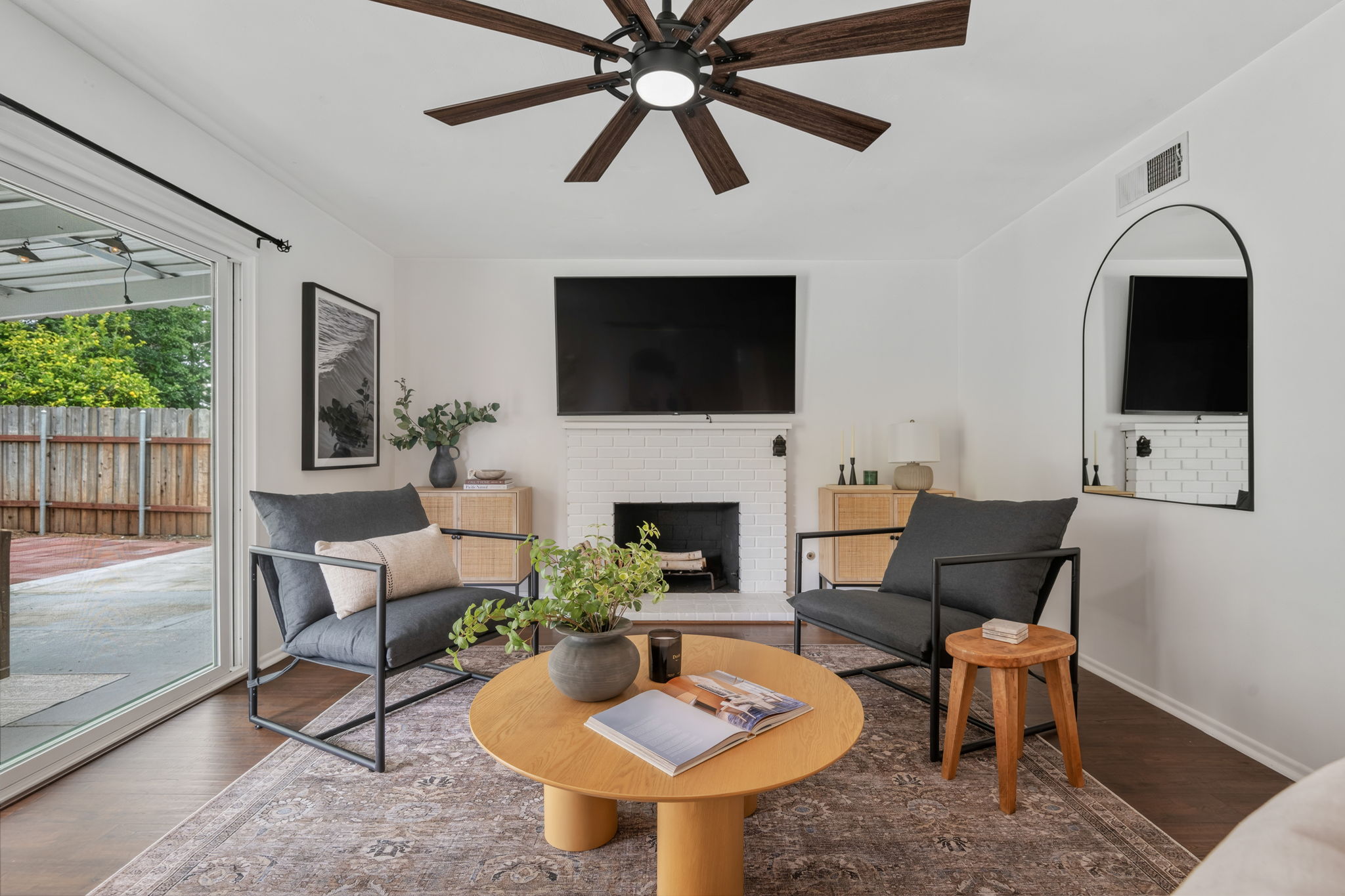 05-Living Room