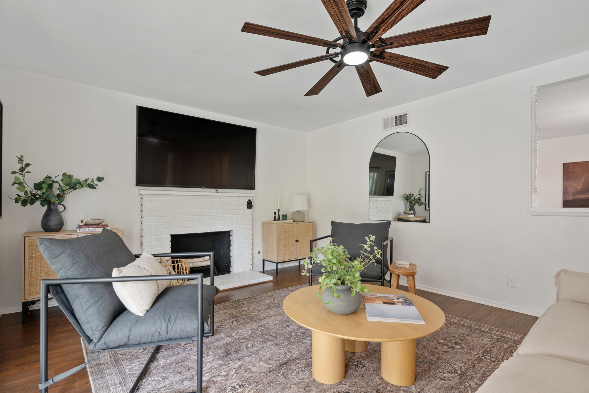06-Living Room