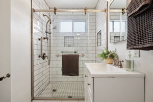 25-Bathroom 2
