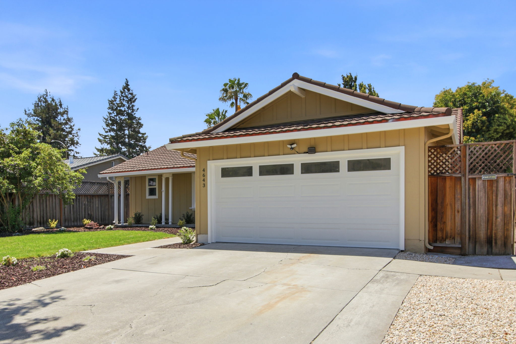 002_F8_4643 Glenmont Dr