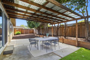 033_F8_4643 Glenmont Dr