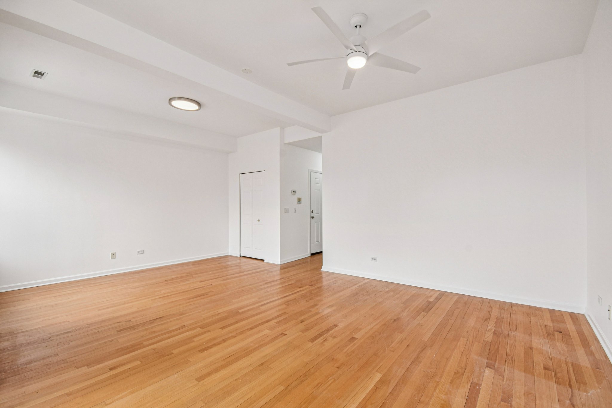 S Prairie Ave 2N-S2803-006.jpg