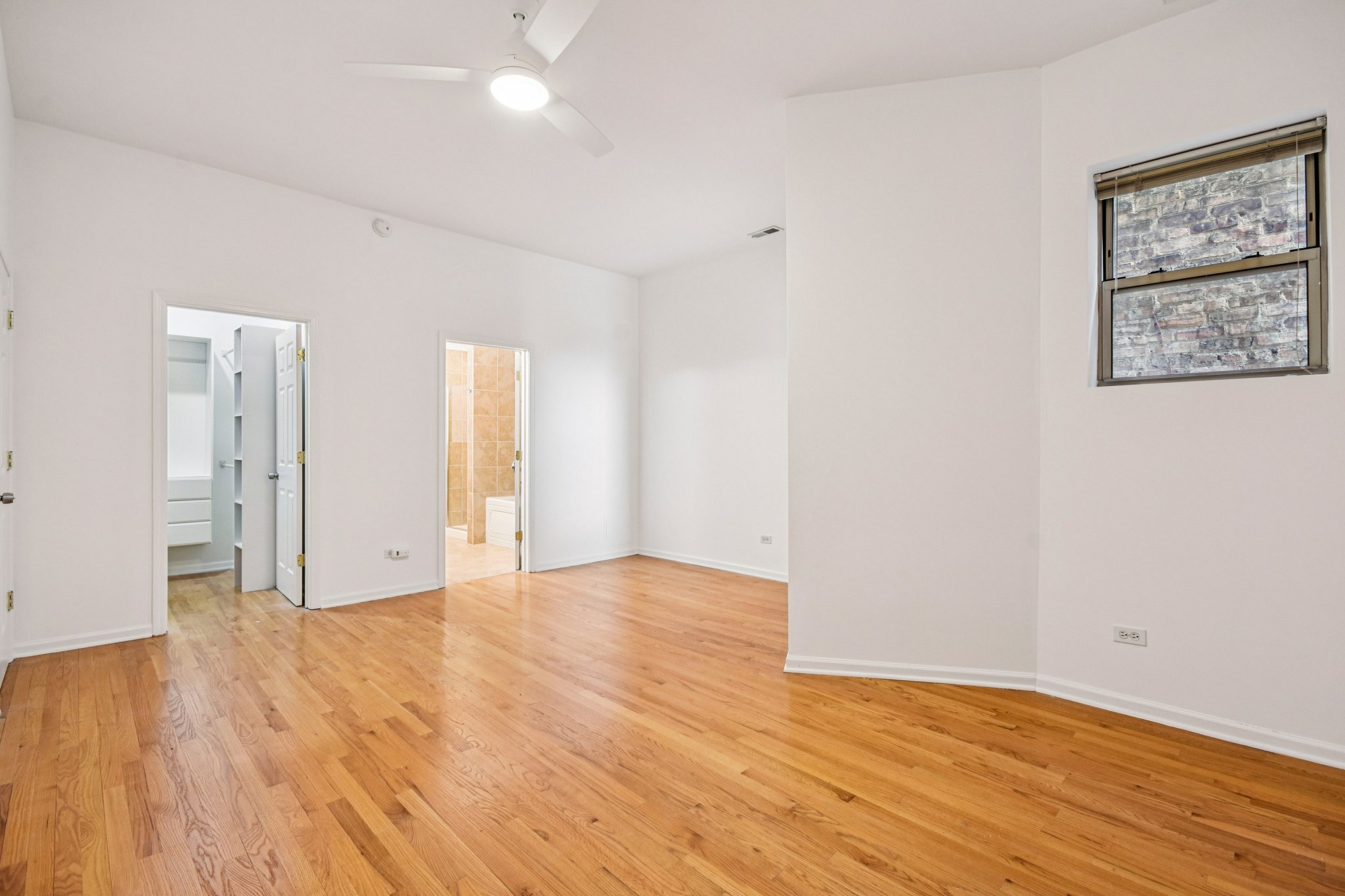 S Prairie Ave 2N-S2803-019.jpg