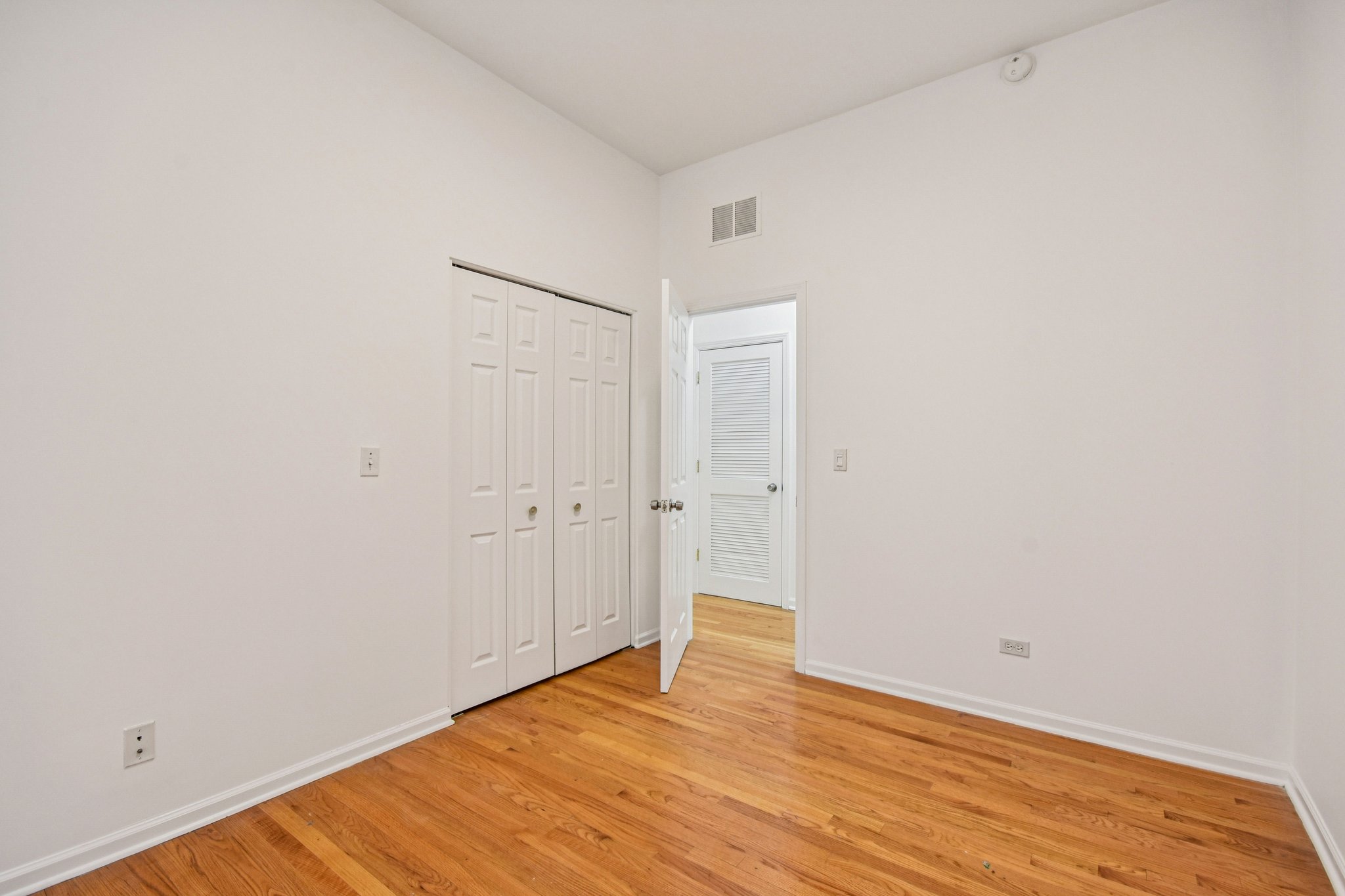 S Prairie Ave 2N-S2803-026.jpg