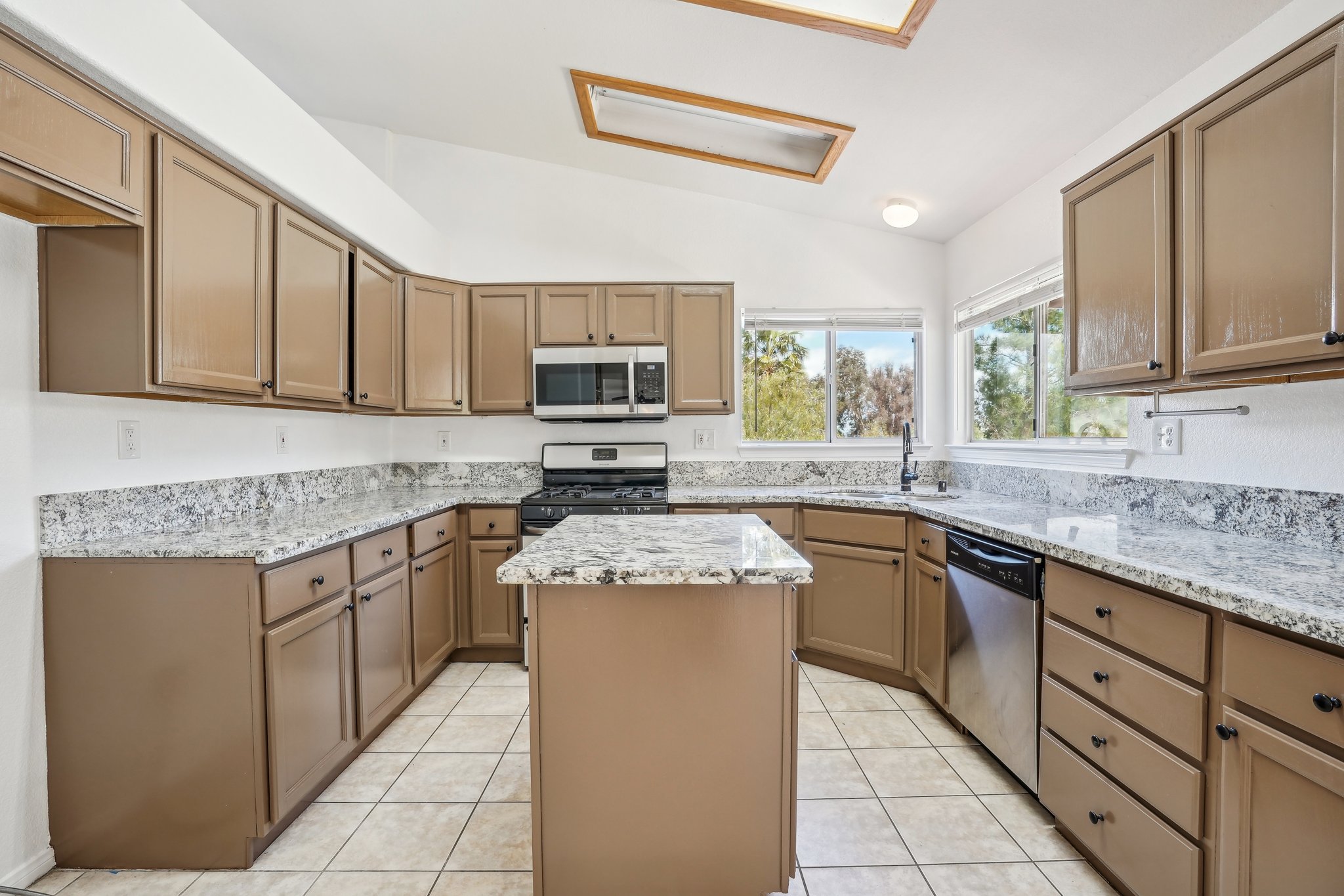 Starstone Ct-2804-009.jpg