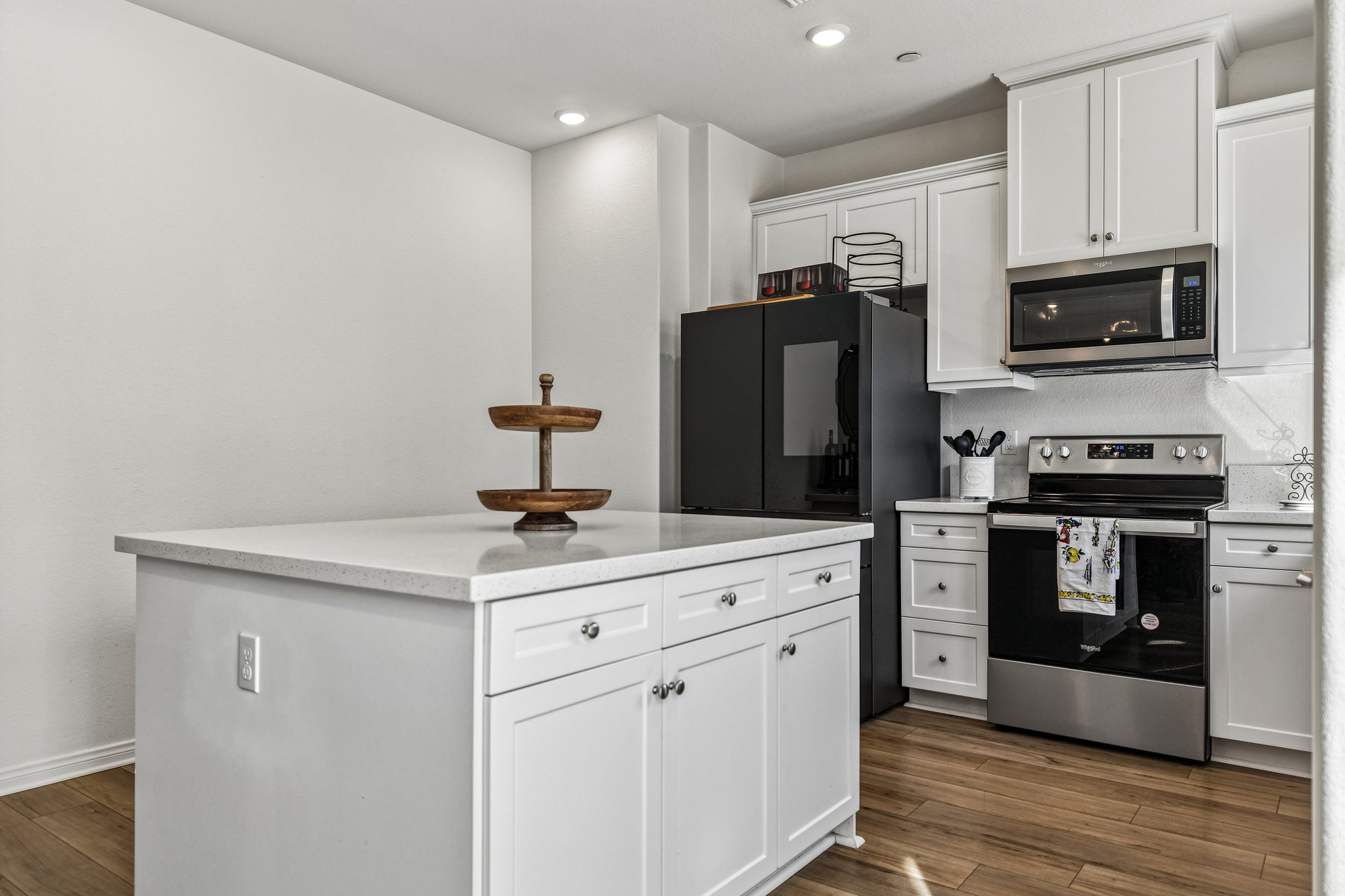Florence Dr-S2409-017.jpg