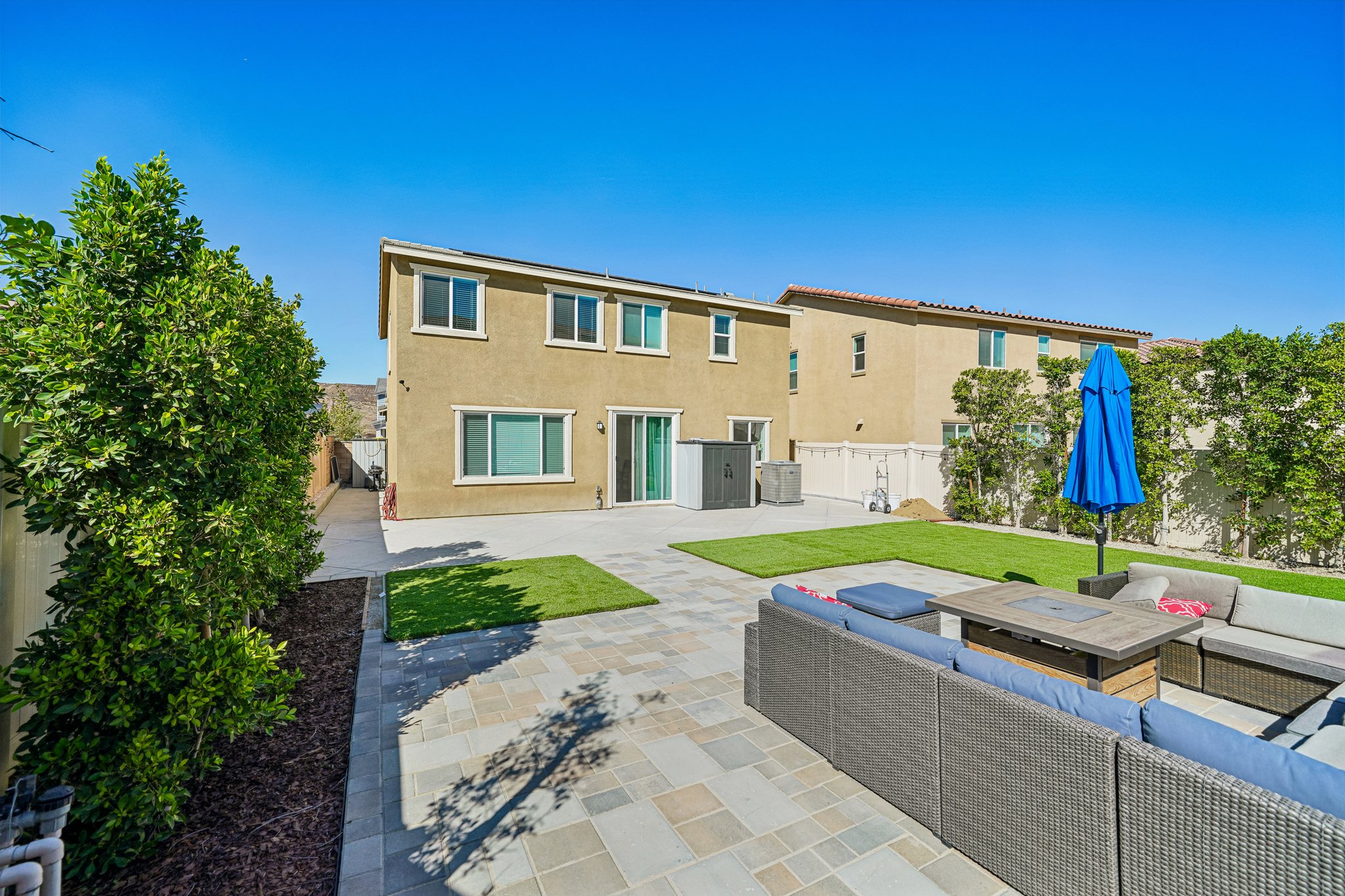 Florence Dr-S2409-056.jpg