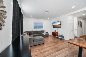 Florence Dr-S2409-011.jpg