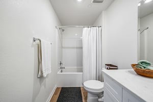 Florence Dr-S2409-032.jpg