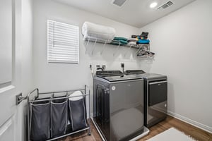 Florence Dr-S2409-036.jpg