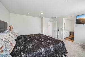Florence Dr-S2409-046.jpg