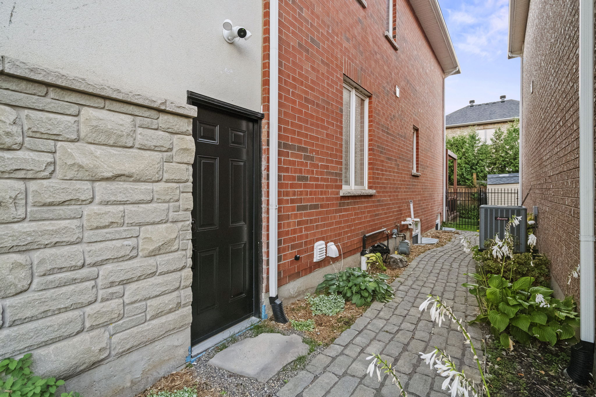 4649 Harbottle Rd Burlington, ON L7M 0E2