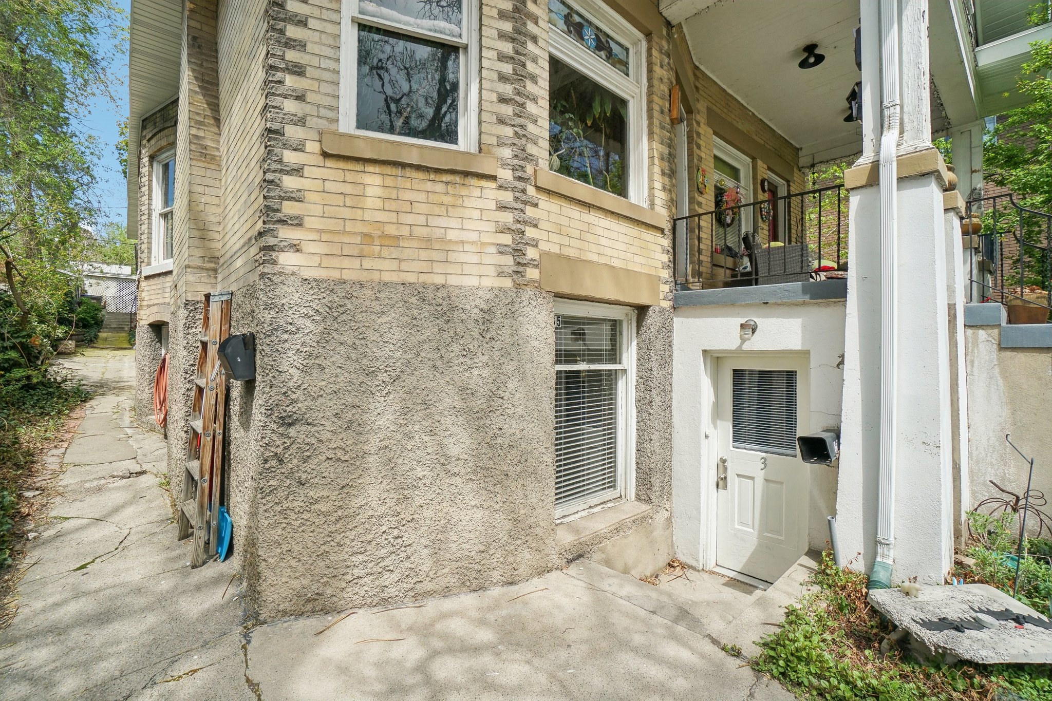E 6th Ave-2504-004.jpg