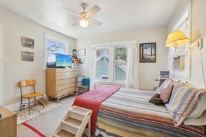 E 6th Ave-2504-024.jpg