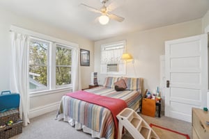 E 6th Ave-2504-025.jpg