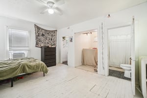 E 6th Ave-2504-027.jpg