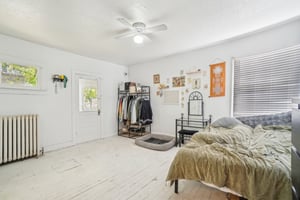 E 6th Ave-2504-028.jpg