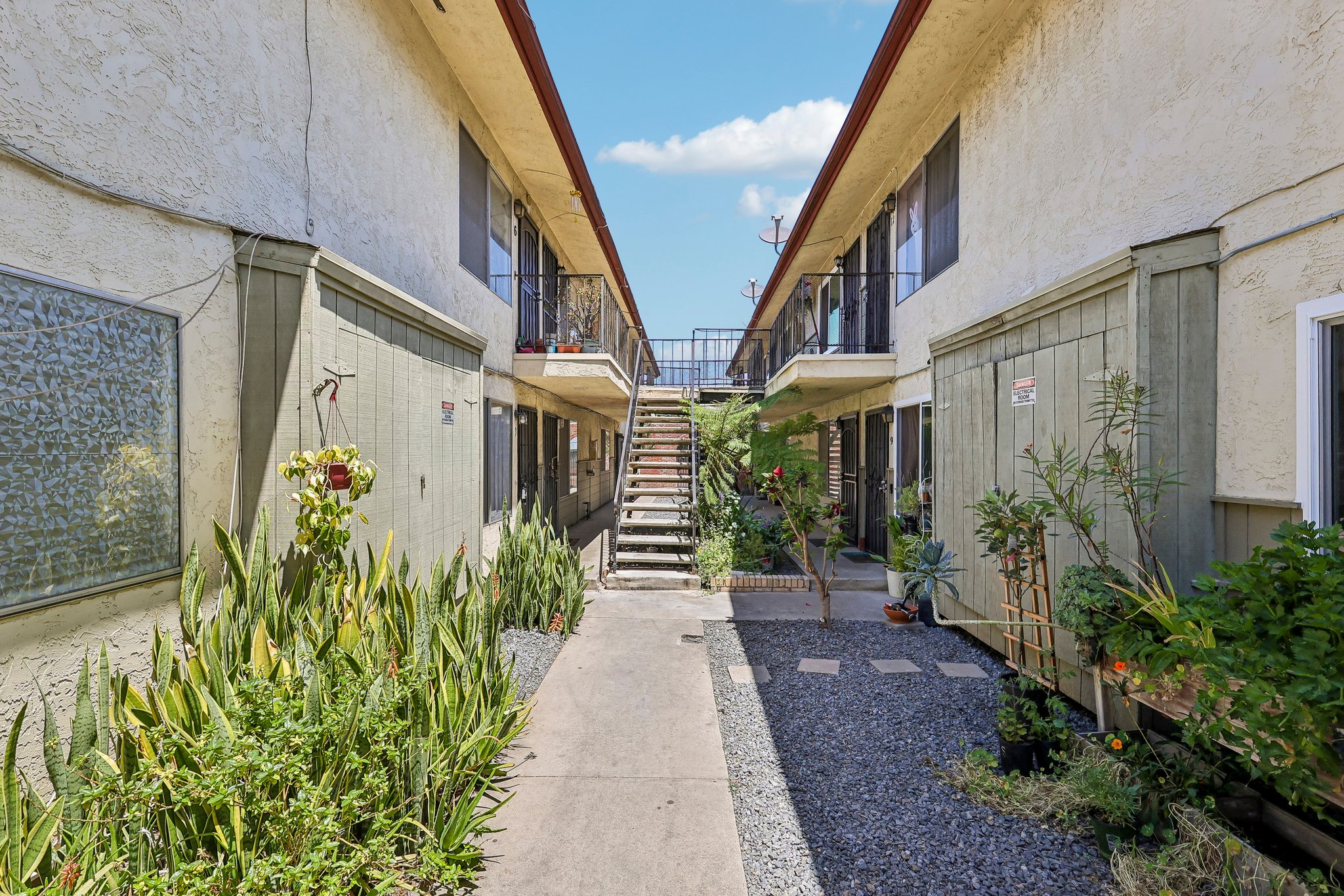 E Bradley Ave unit 3-S2105-006.jpg
