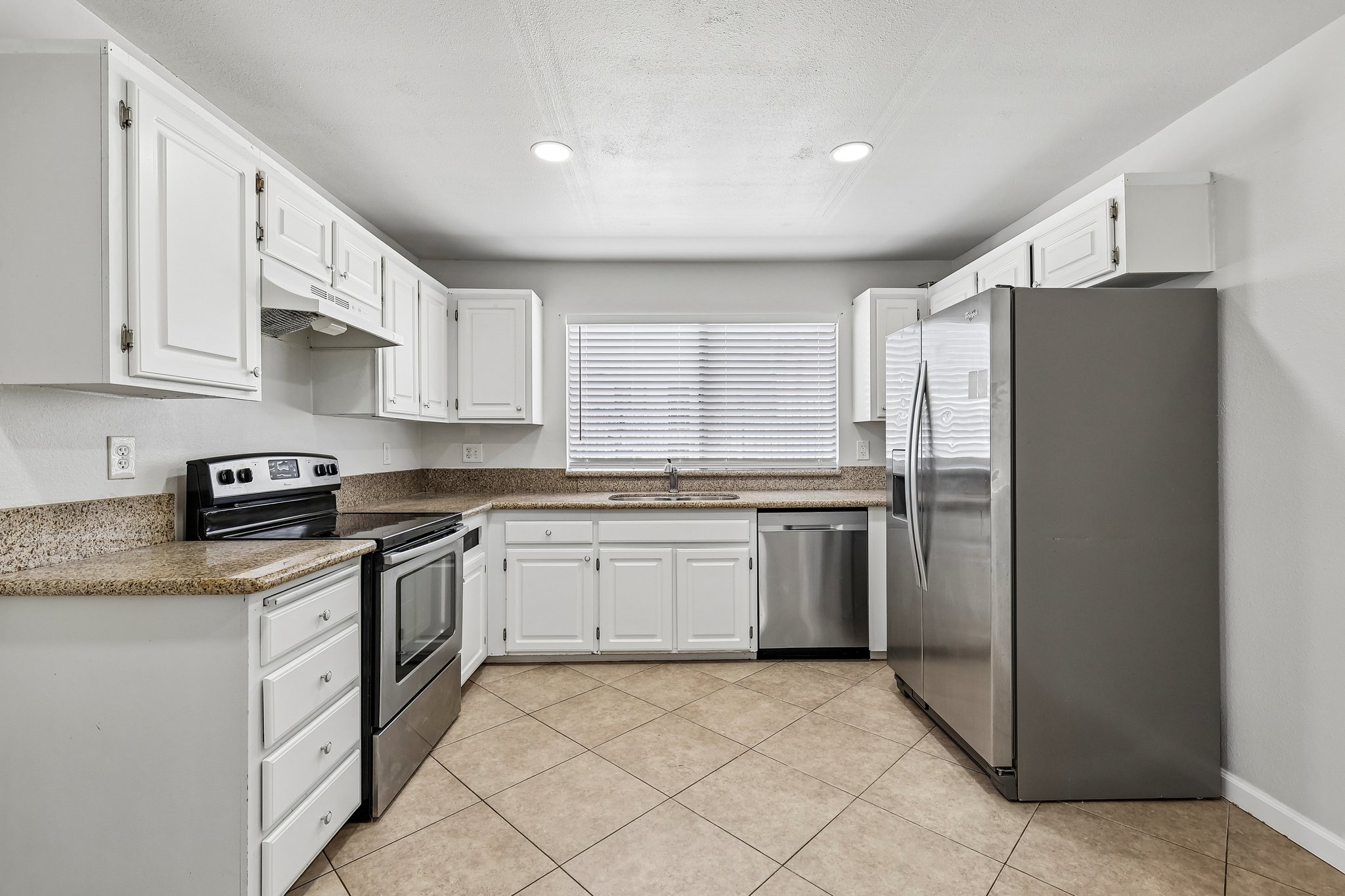 E Bradley Ave unit 3-S2105-013.jpg