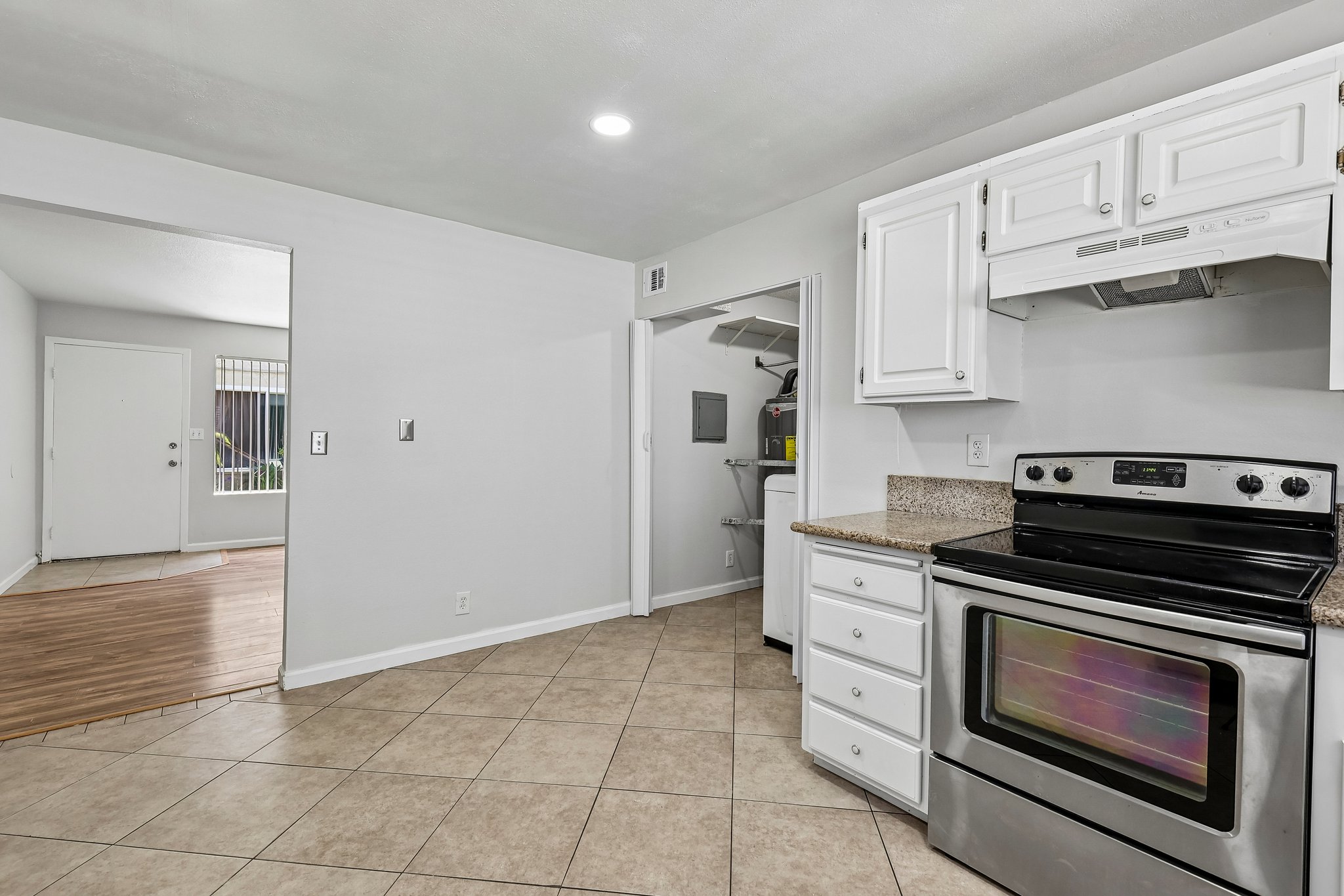 E Bradley Ave unit 3-S2105-016.jpg