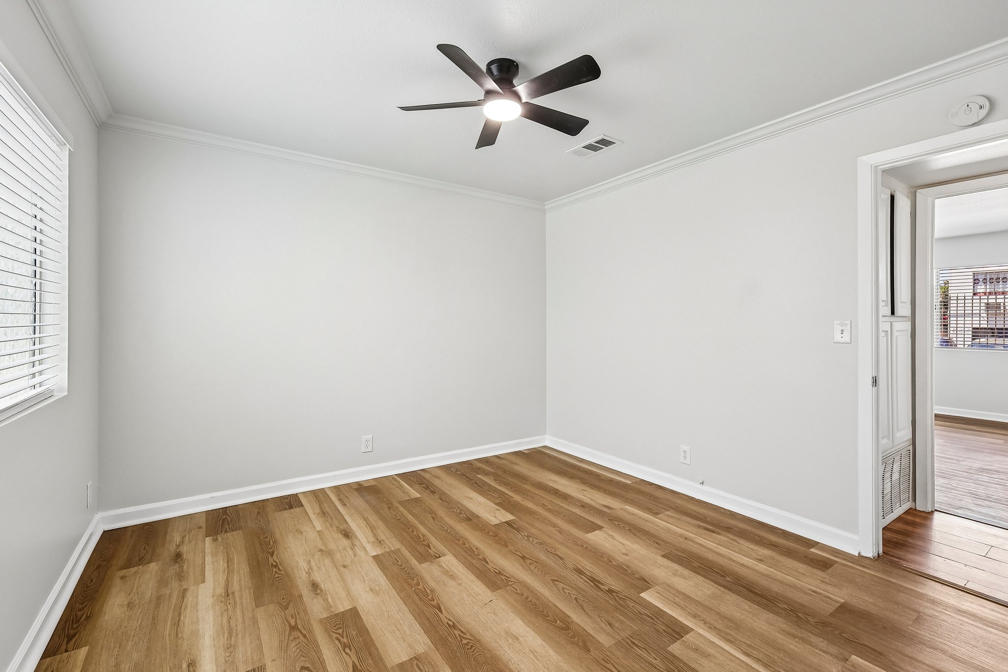 E Bradley Ave unit 3-S2105-018.jpg