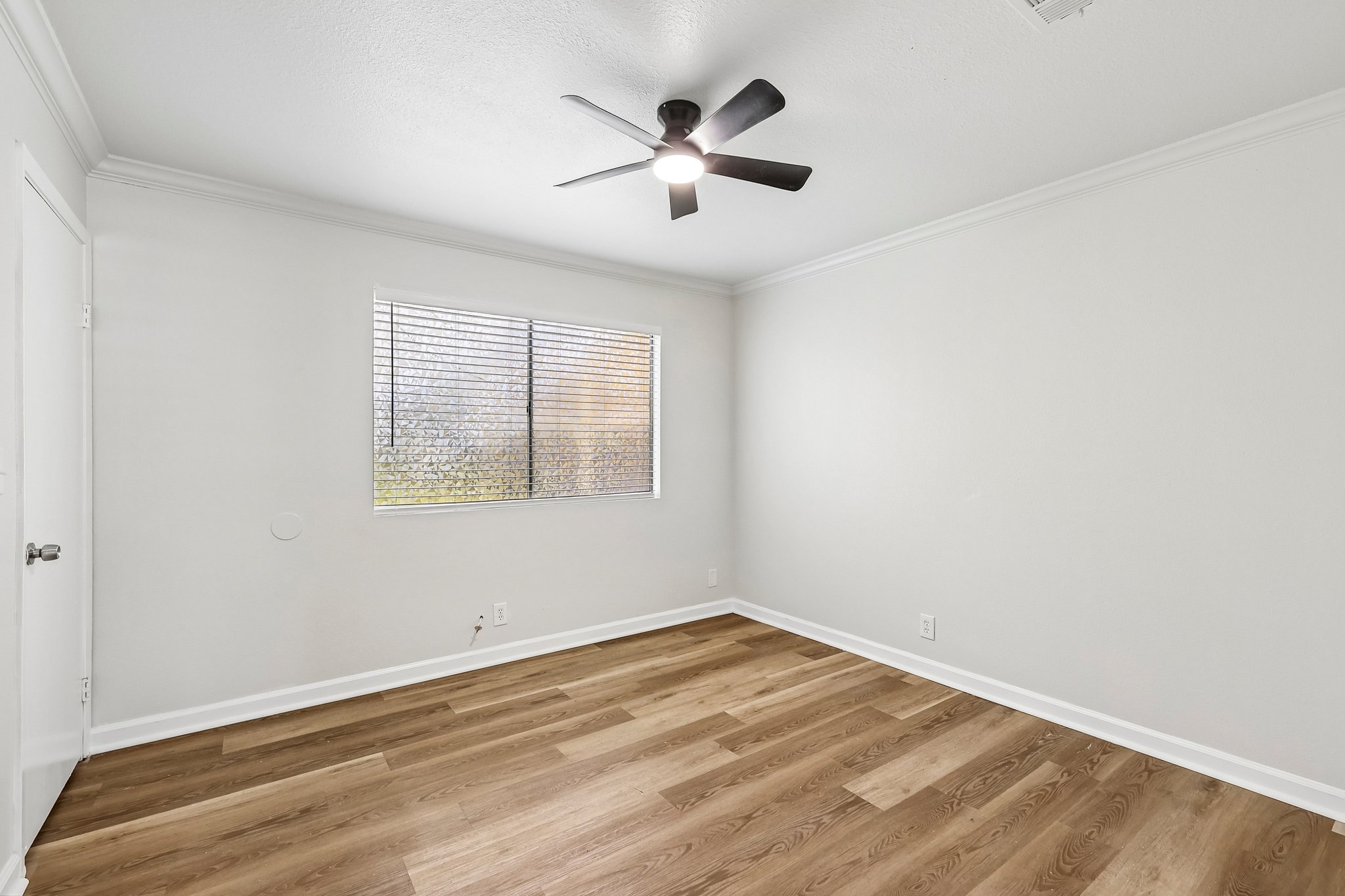 E Bradley Ave unit 3-S2105-022.jpg