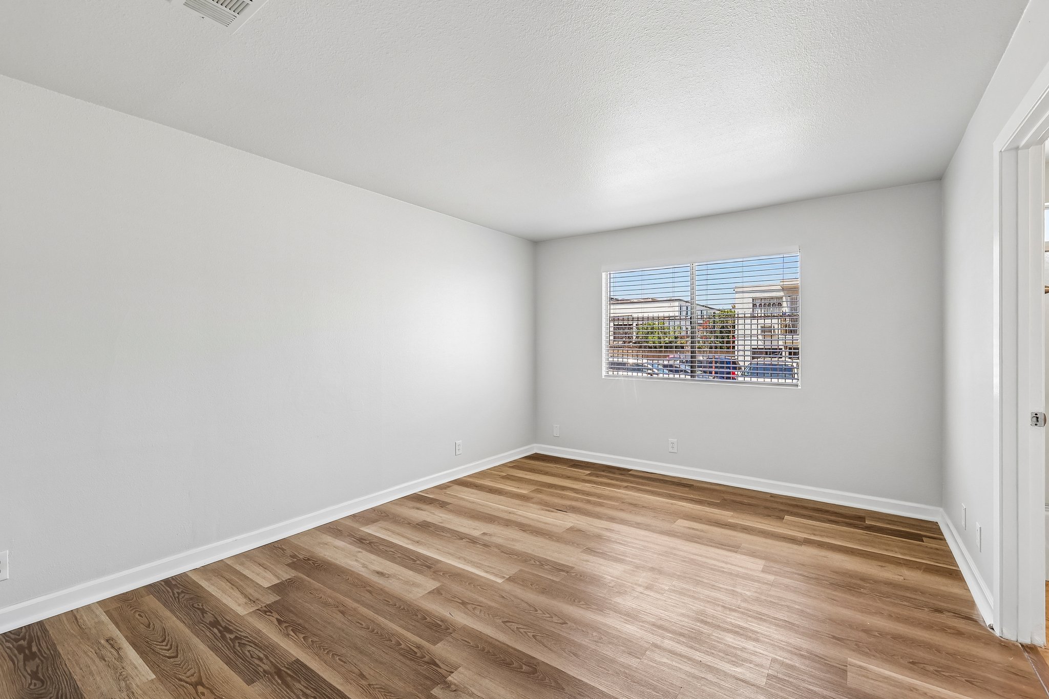 E Bradley Ave unit 3-S2105-023.jpg