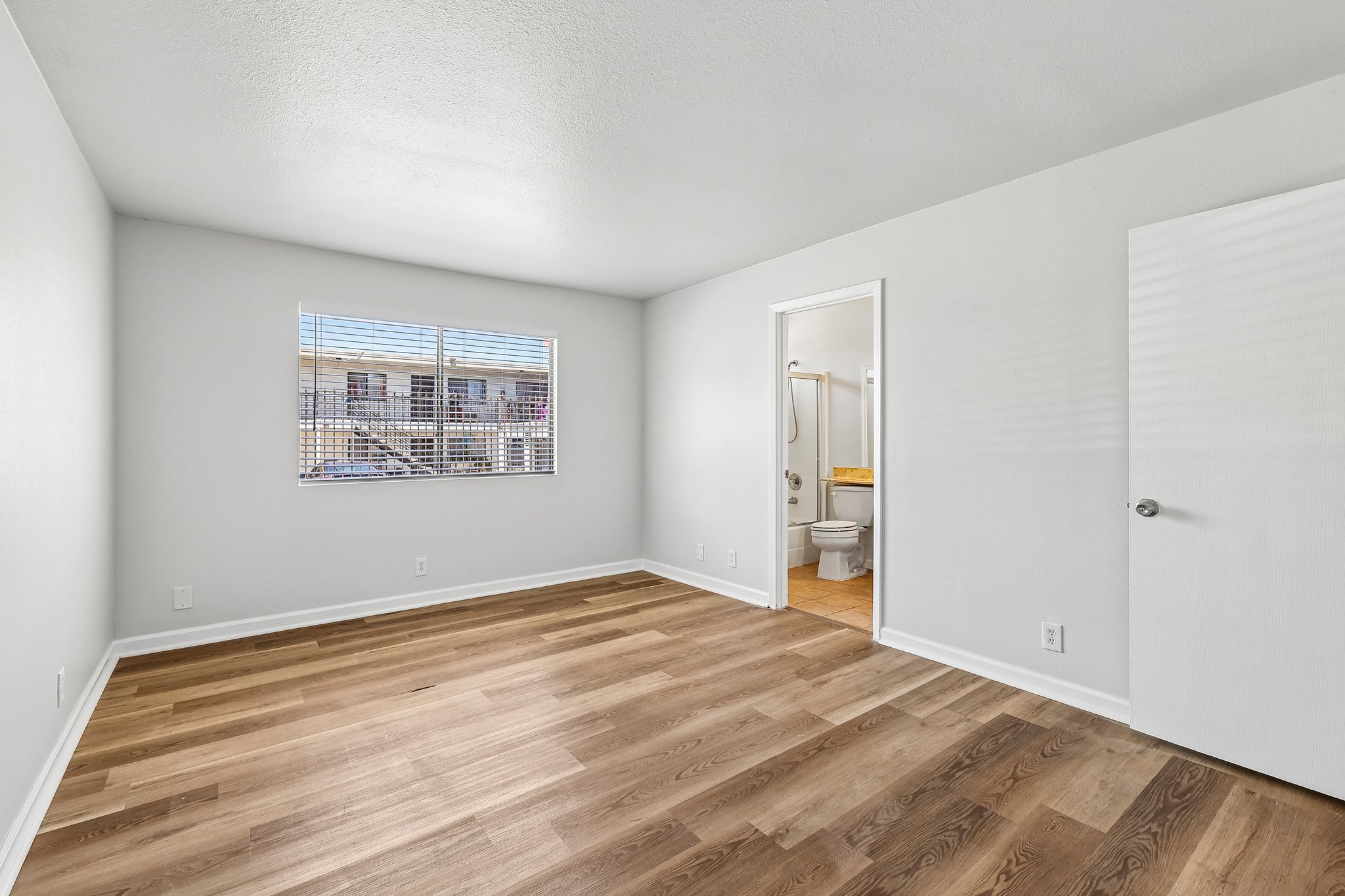 E Bradley Ave unit 3-S2105-024.jpg