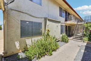 E Bradley Ave unit 3-S2105-005.jpg