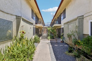 E Bradley Ave unit 3-S2105-006.jpg