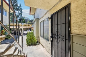 E Bradley Ave unit 3-S2105-007.jpg