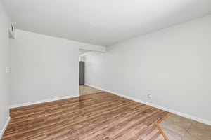 E Bradley Ave unit 3-S2105-009.jpg