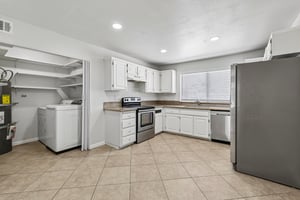 E Bradley Ave unit 3-S2105-012.jpg