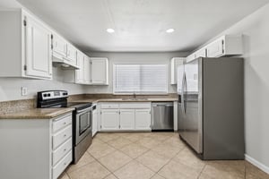 E Bradley Ave unit 3-S2105-013.jpg
