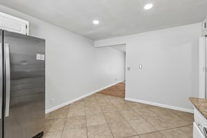 E Bradley Ave unit 3-S2105-015.jpg