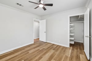 E Bradley Ave unit 3-S2105-019.jpg