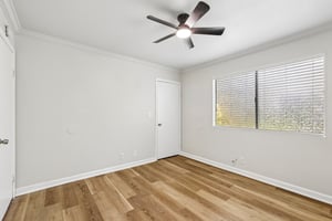 E Bradley Ave unit 3-S2105-021.jpg