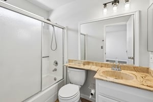 E Bradley Ave unit 3-S2105-027.jpg