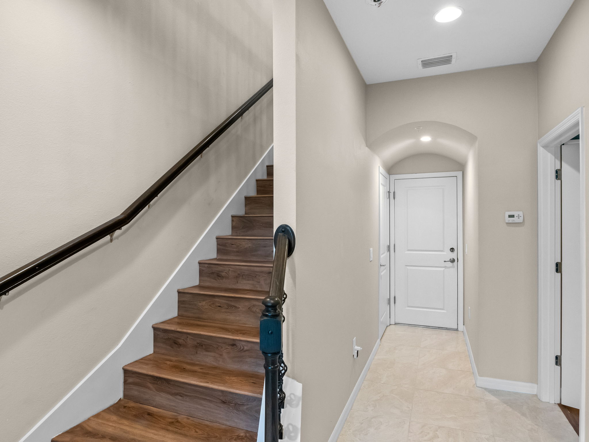 Foyer/Stairway