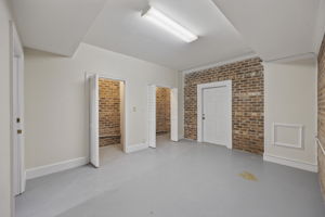  Photo 37
