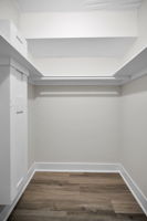 Bedroom Walk-in Closet1b
