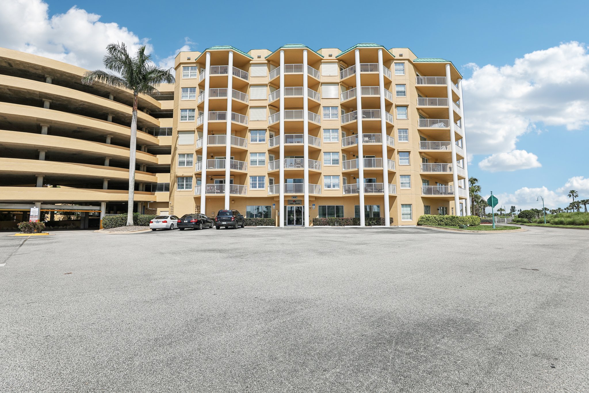 Links Village Dr B103-3005-001.jpg