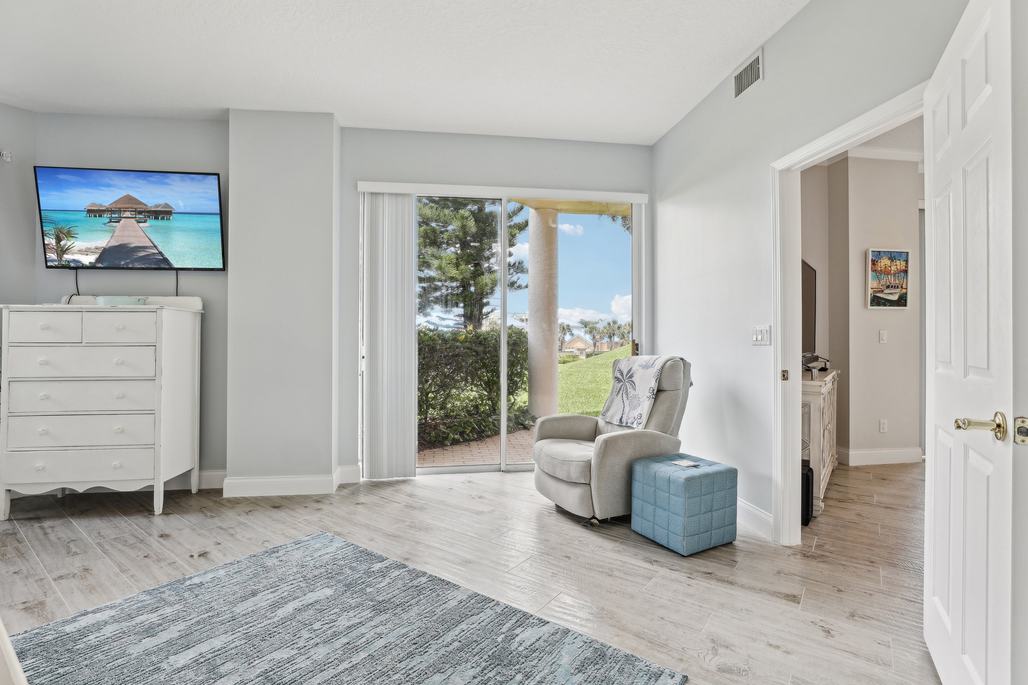 Links Village Dr B103-3005-033.jpg