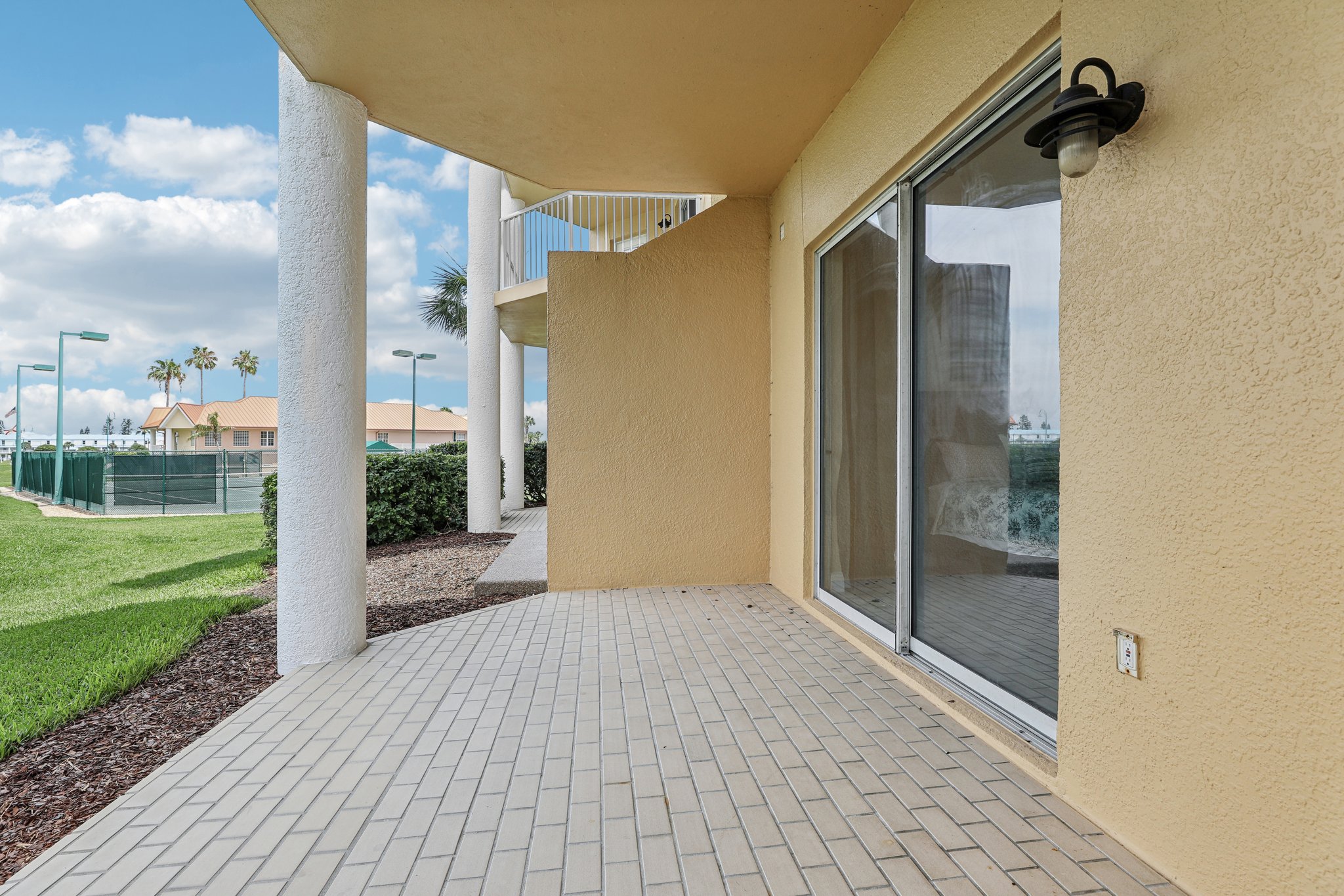 Links Village Dr B103-3005-040.jpg