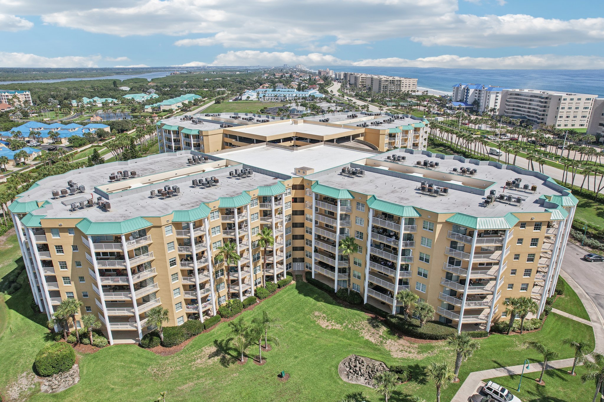 Links Village Dr B103-3005-049.jpg