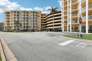 Links Village Dr B103-3005-002.jpg