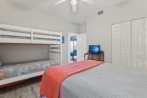 Links Village Dr B103-3005-029.jpg