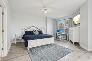 Links Village Dr B103-3005-030.jpg